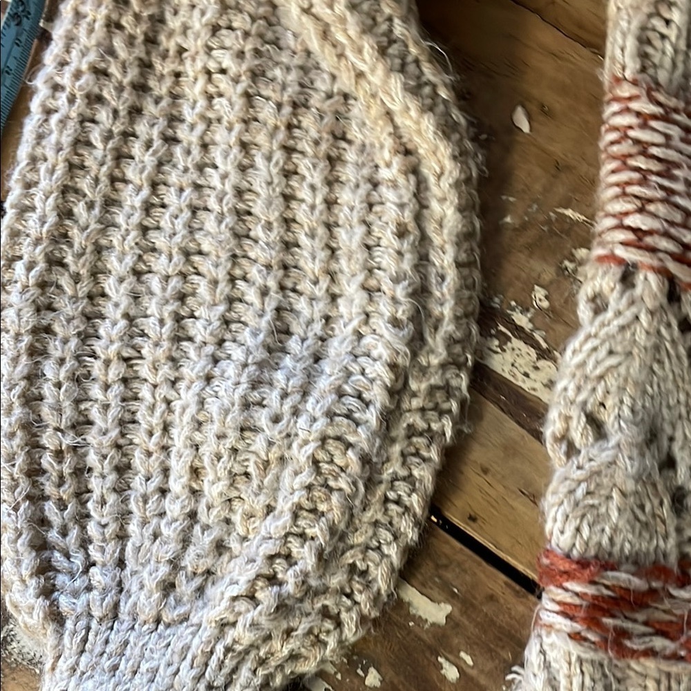Freshman Cream and Brown V-Neck Sweater with Textured Knit - Picture 4 of 9
